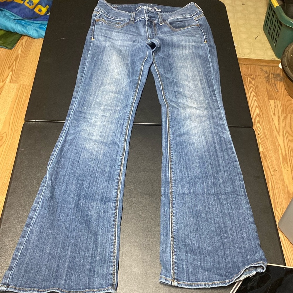 American Eagle blue jeans